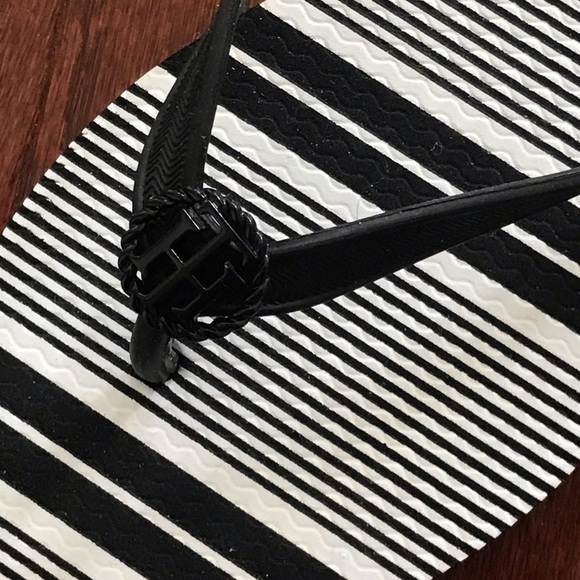 🌟2xHP🌟Tommy Hilfiger Rosena Black & White Flip Flop - Picture 4 of 6
